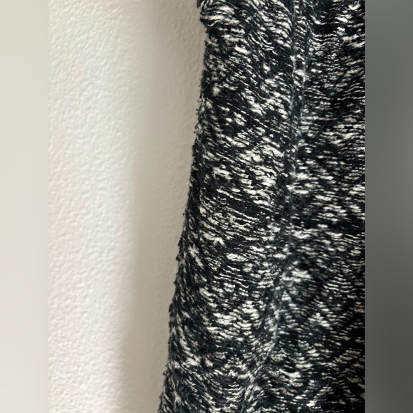 Women’s Long Sleeved Open Front Knit Cardigan - Picture 8 of 9